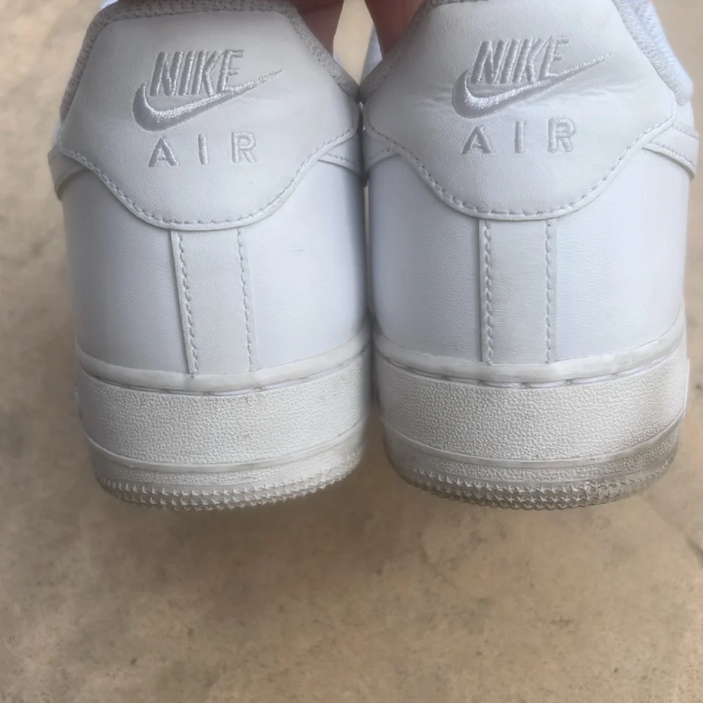 Nike Air Force 1 07' White Leather Men's Sneakers Size 11.5